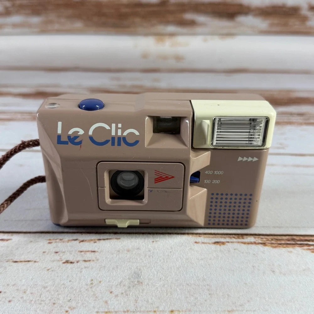 Vintage Le Clic 35mm Film Camera Tan Cream Blue Point and Shoot with Flash USA